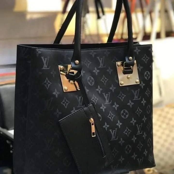 Wholesale Designer Handbags & Luxury Pallets
