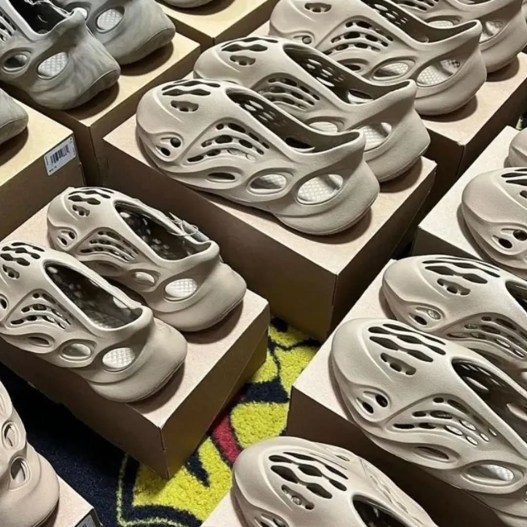 Wholesale Adidas Yeezy Foam Runners Pallets - Image 6