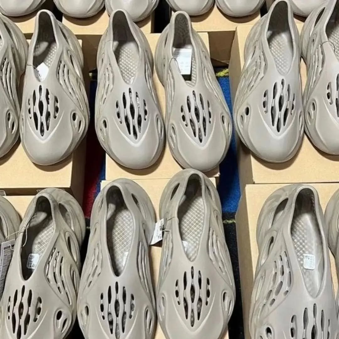 Wholesale Adidas Yeezy Foam Runners Pallets - Image 4