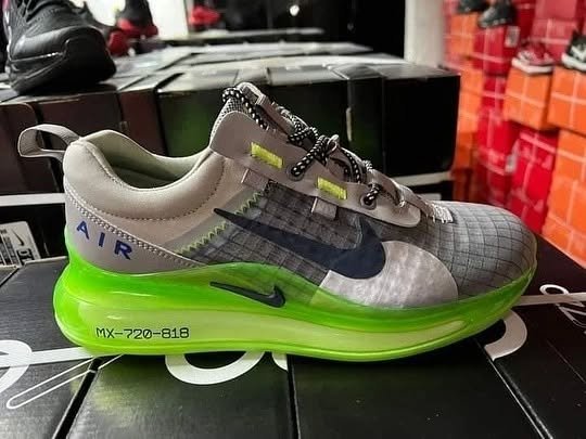 Wholesale Nike Air MX 720-818 Shoe Pallets - Image 7