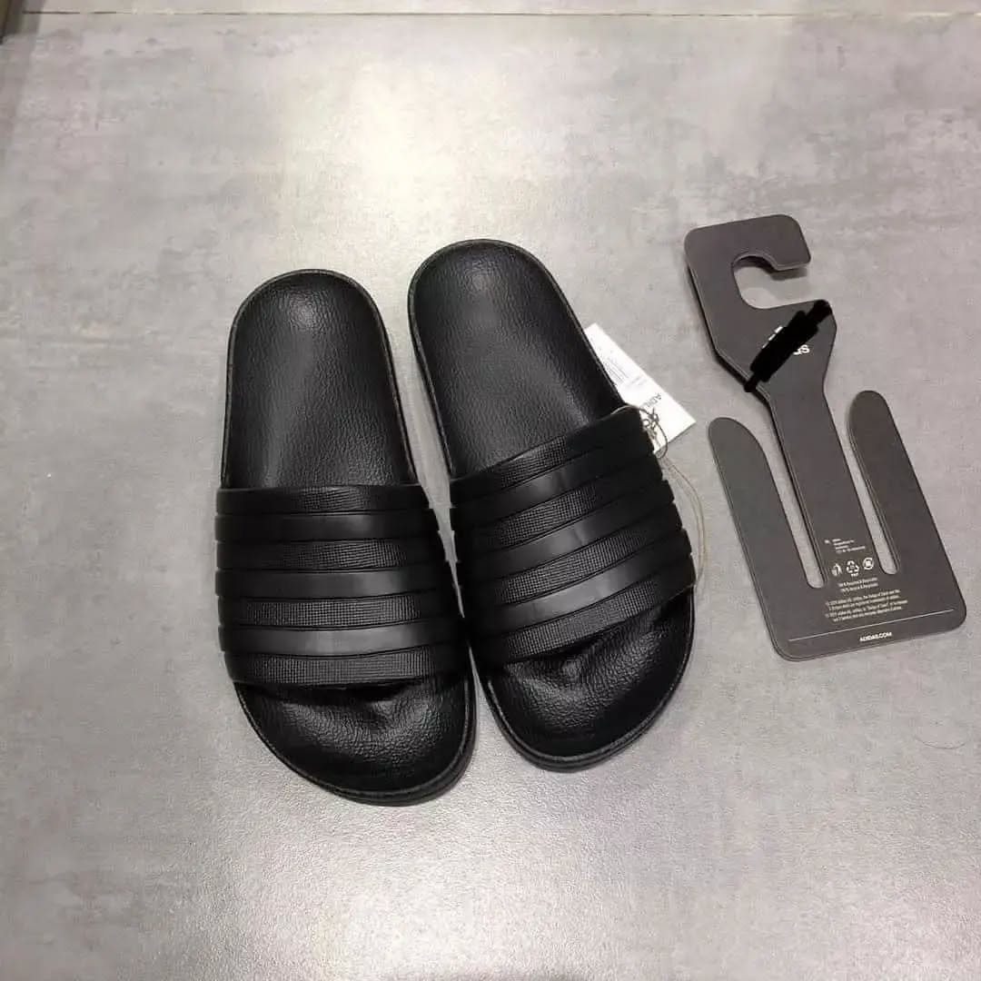 Buy Adidas Sandals Wholesale Pallets: 100% Authentic Stock - Image 4