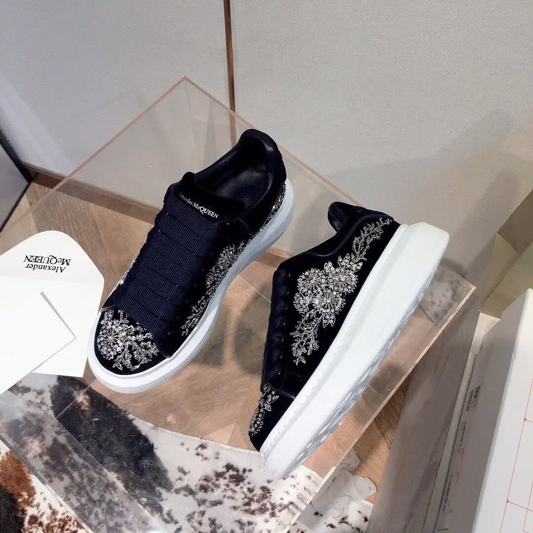 Alexander McQueen Sneakers Wholesale – Authentic Shoe Pallets - Image 8