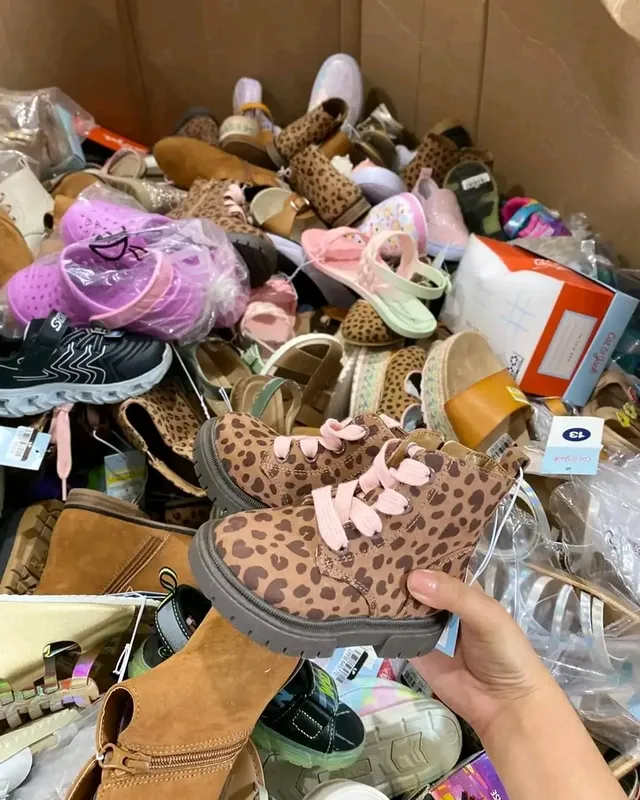 Mixed Kids Shoes Pallets