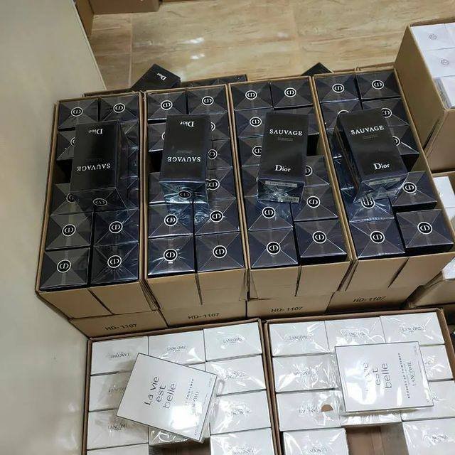 Buy Authentic Dior Fragrance Pallets