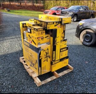 DeWalt 35-Unit Liquidation Pallet